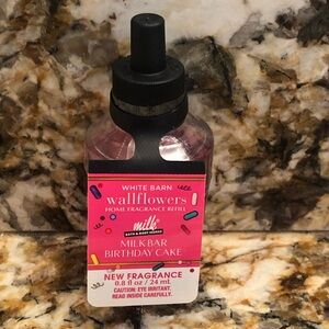 Bath and Body Works Milk Bar Birthday Cake Wallflower Refill Bulb